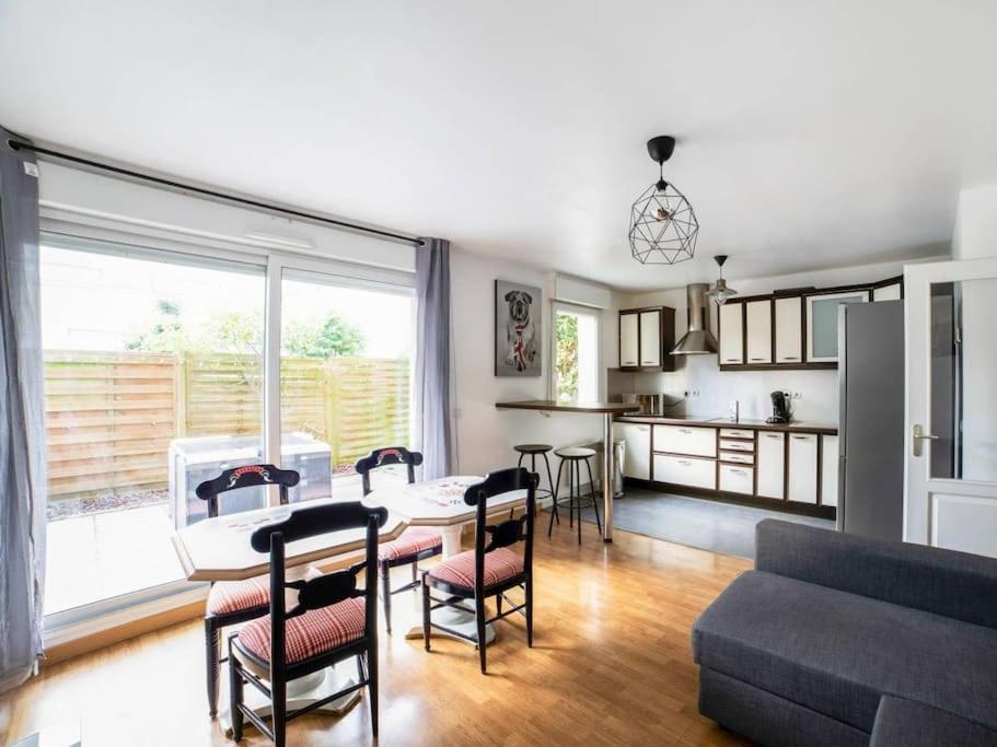 Les Paves De Prague - Appartement Pour 4 A 10 Minutes De Disneyland Paris Montévrain Eksteriør bilde